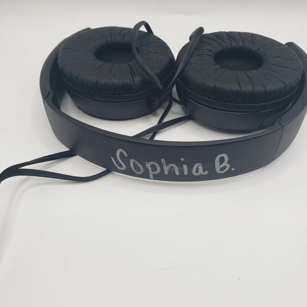 Sony MDR-ZX110 Noise Cancelling Headphones Color Black - Tested